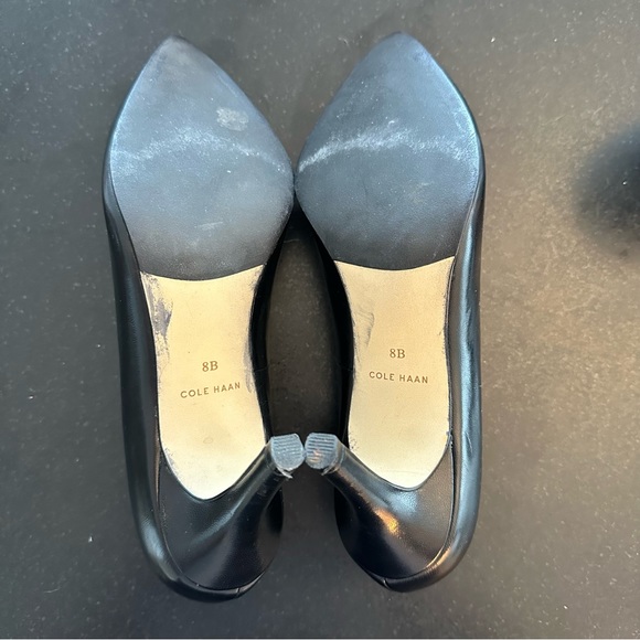 Cole Haan Black Leather Pumps Size 8 - Picture 3 of 3